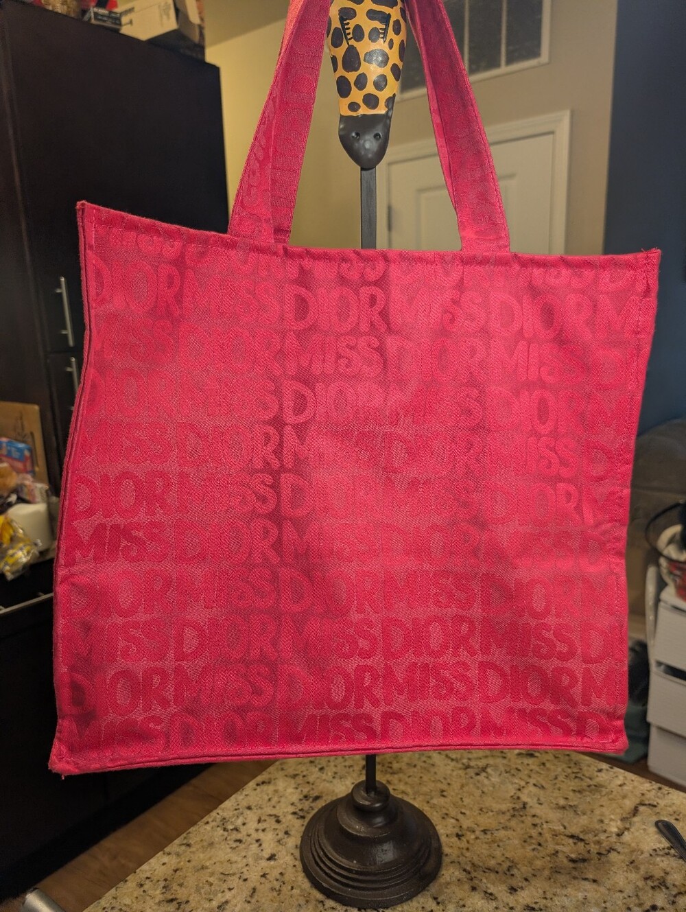 Miss Dior Beauty Vibrant Pink Tote - Picture 4 of 7